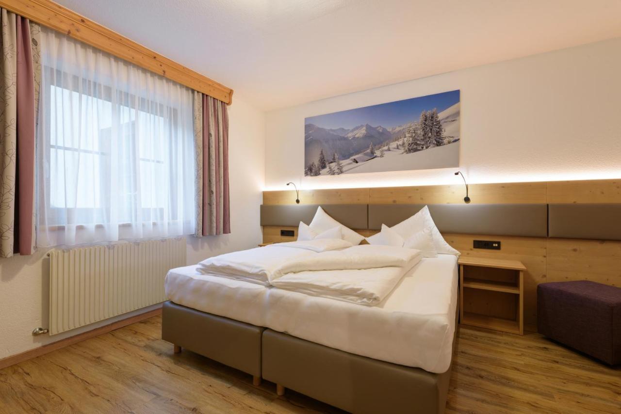 Landhaus Strolz 장크트안톤암아를베르크 외부 사진