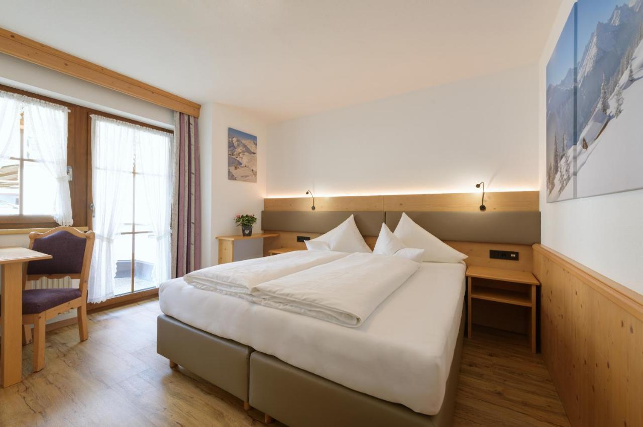 Landhaus Strolz 장크트안톤암아를베르크 외부 사진