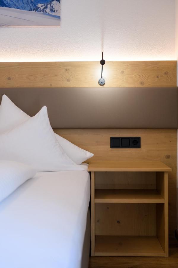 Landhaus Strolz 장크트안톤암아를베르크 외부 사진