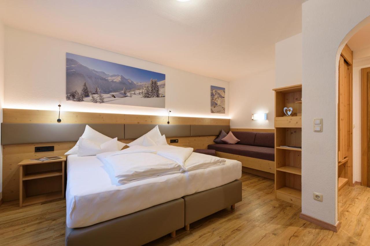 Landhaus Strolz 장크트안톤암아를베르크 외부 사진