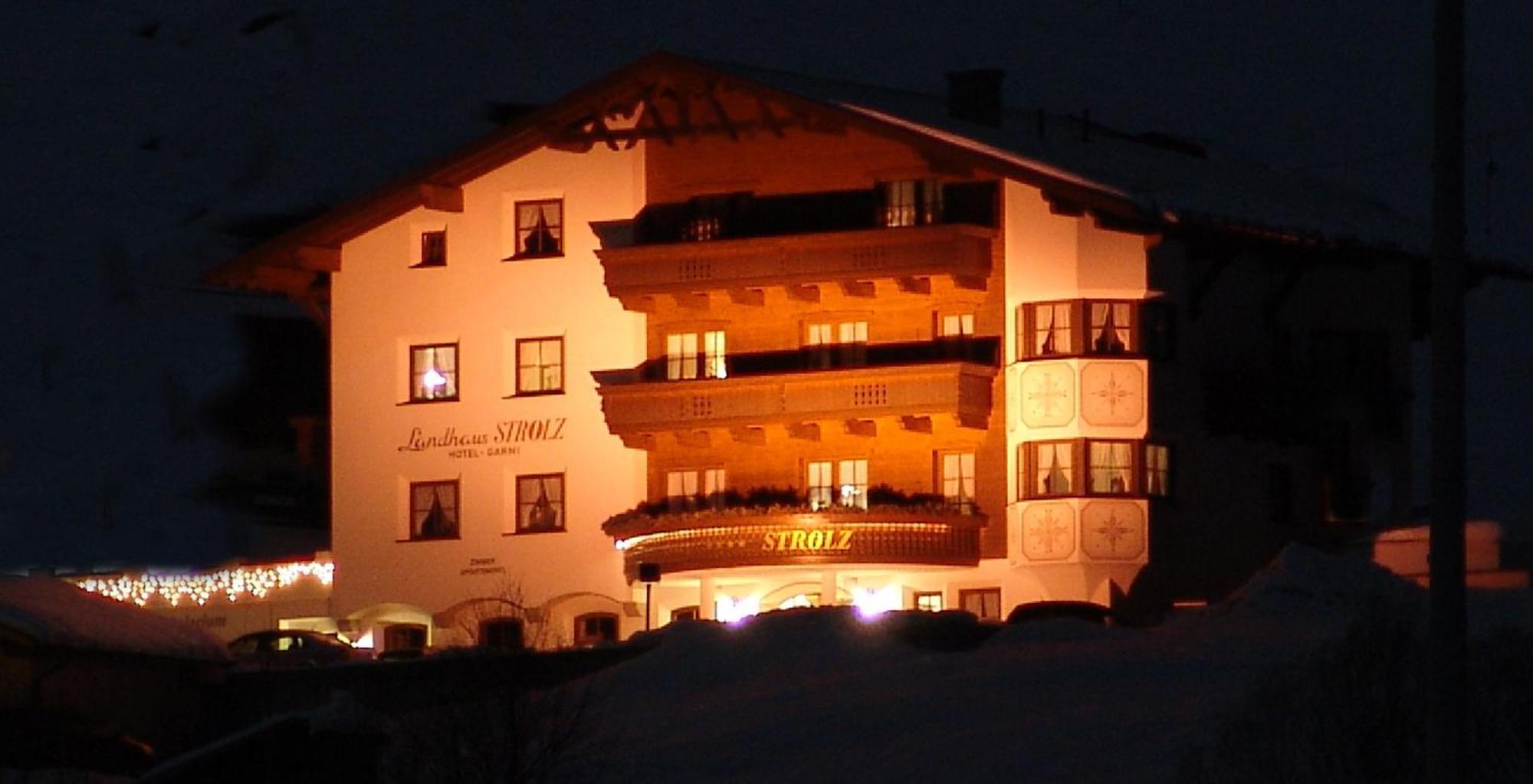 Landhaus Strolz 장크트안톤암아를베르크 외부 사진