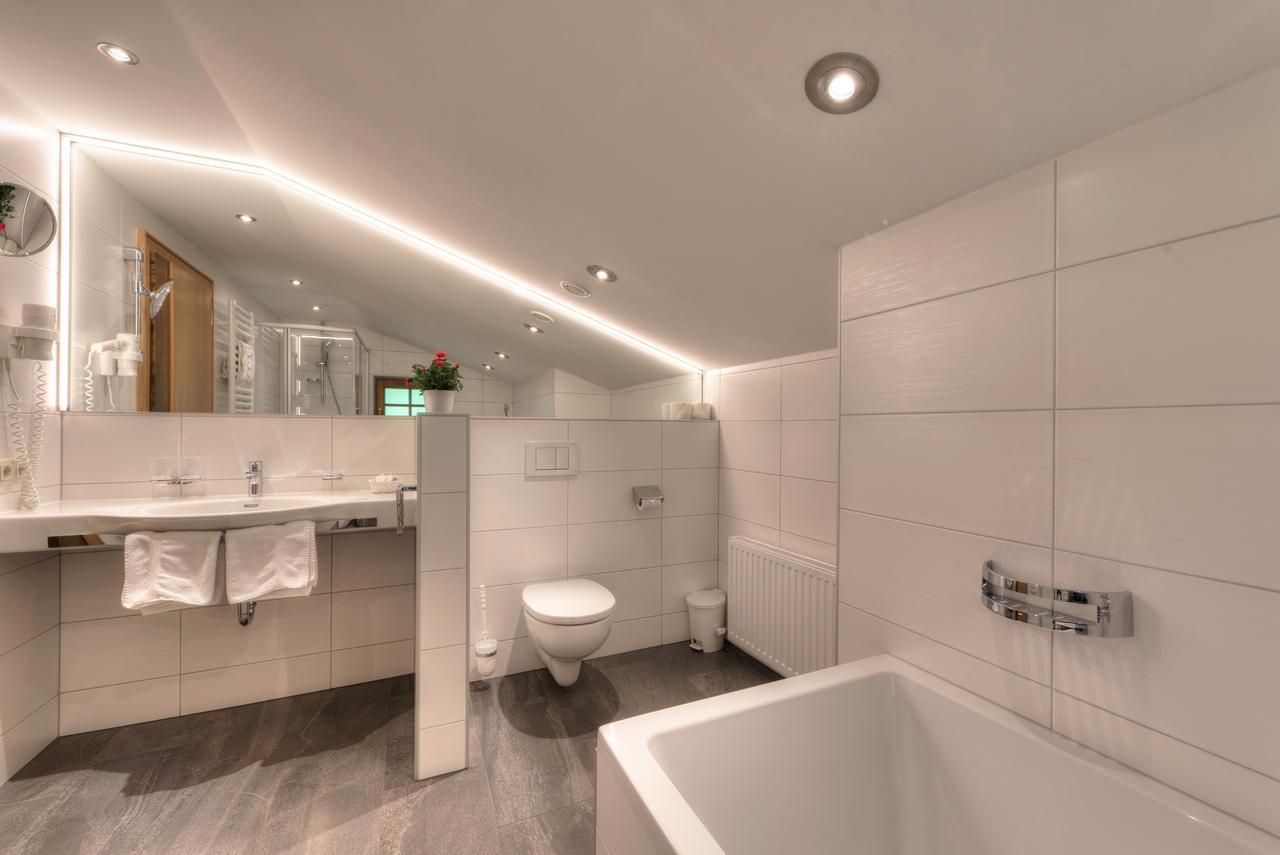 Landhaus Strolz 장크트안톤암아를베르크 외부 사진