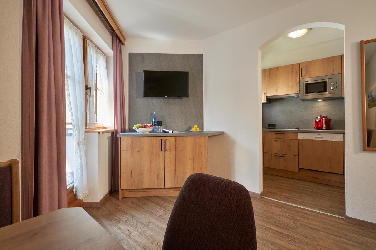 Landhaus Strolz 장크트안톤암아를베르크 외부 사진
