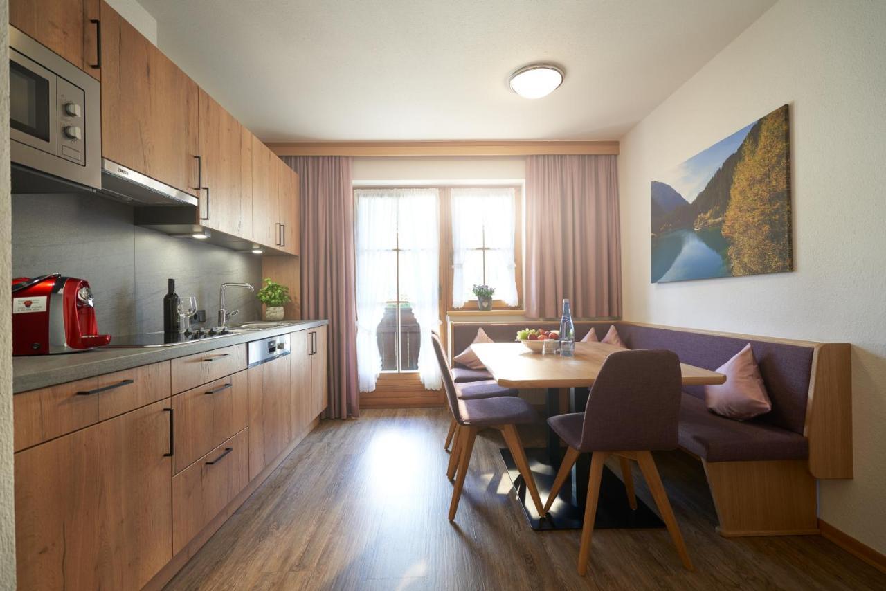 Landhaus Strolz 장크트안톤암아를베르크 외부 사진